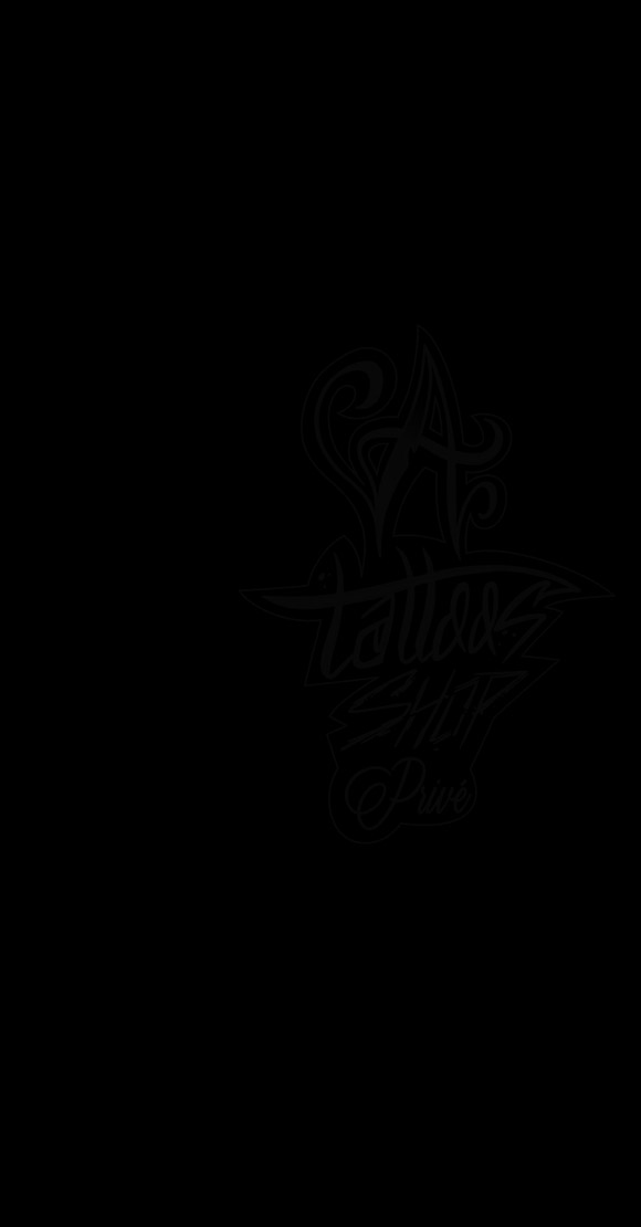 06 11 38 08 38 Artistik Tattoo Shop est un salon de tatouage à Niort spécialisé dans le tatouage sur mesure. Chaque projet est pensé pour durer, quel que soit le style, dans le respect strict des règles d’hygiène et de qualité.