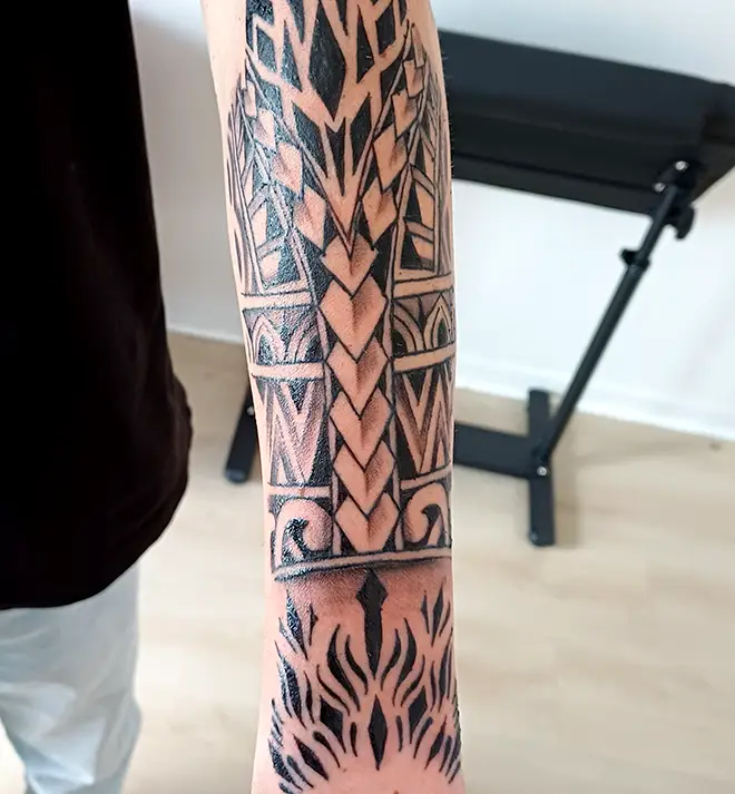 Tatouage figuratif et ornemental